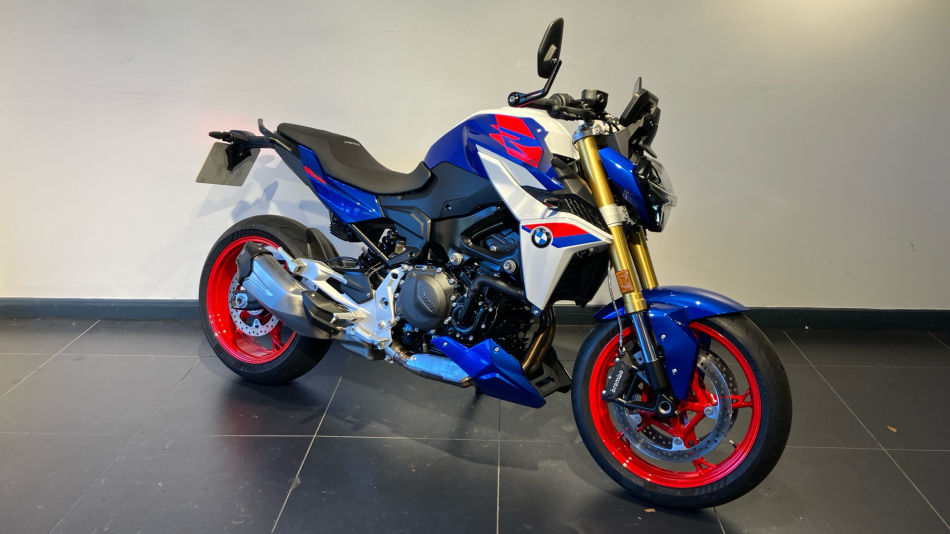 BMW F900 R